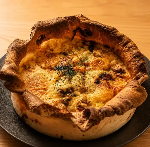 Chicago-style Margherita pizza