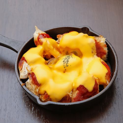 【토핑으로 더욱 맛있게】 철판 구이의 토마토 소스 치즈