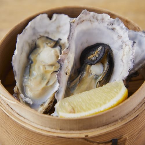 蒸し牡蠣２個