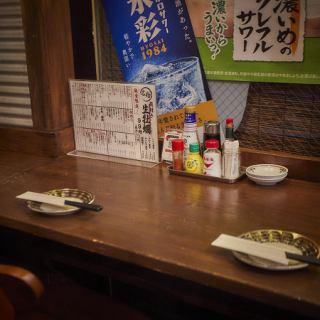 大衆感満載♪広々とした席でゆったりくつろげます！仕事帰りにふらっと立ち寄れる気軽さと、料理のクオリティの高さが共存する店内は、何度でも通いたくなる心地よさです。