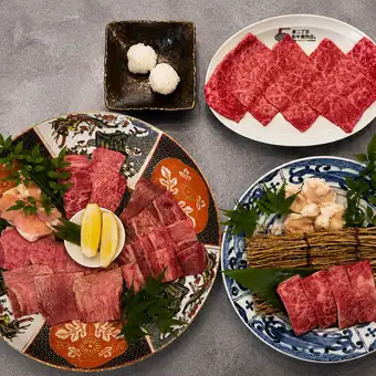 一家日式烤肉店。开胃菜 + 90 分钟畅饮