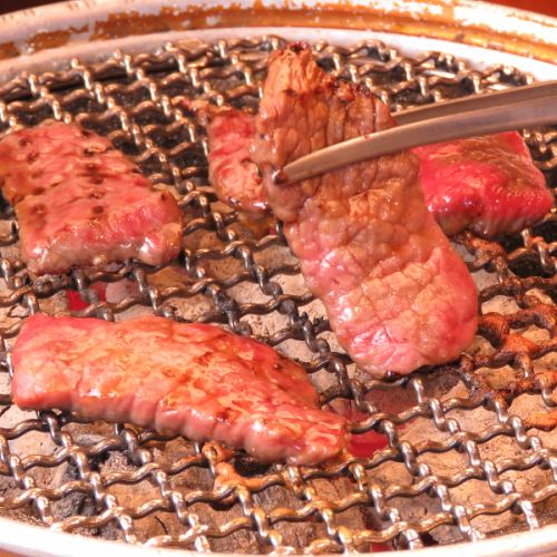 【本格炭火焼肉のお店】