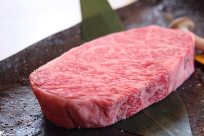 以炭烤和牛为特色的老字号烤肉店