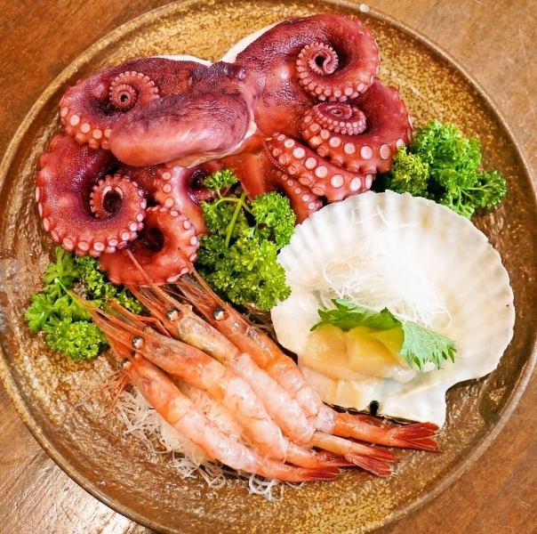 お刺身盛り合わせ（人数に合わせて）