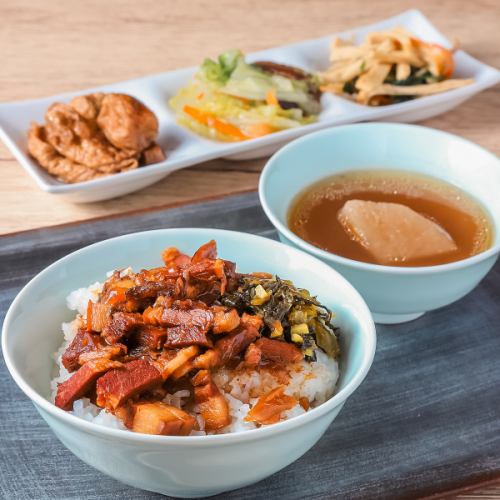 本場台湾の熱気を届ける！夜市自慢の「名物料理」