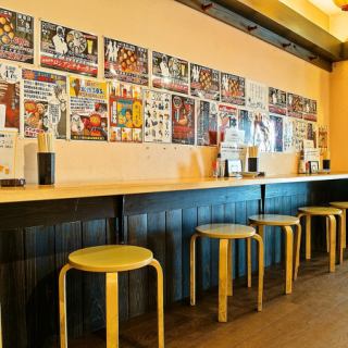 【1名様～2名様向け】親しい友人とのちょい飲みはもちろん、お一人様もご利用いただけます！横並びのお席で会話も弾みます♪