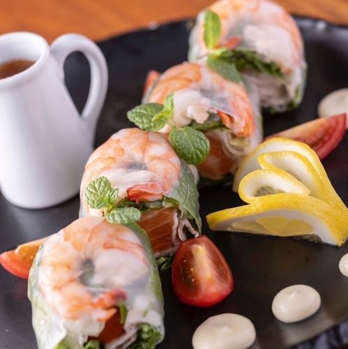 Shrimp and salmon spring rolls