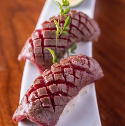 Wagyu beef nigiri sushi (2 pieces)