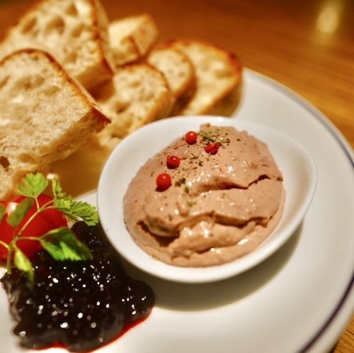 White liver mousse