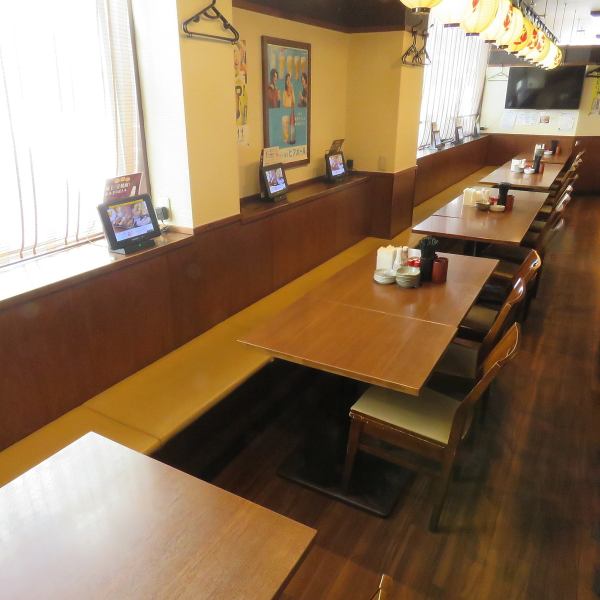 いつでも気軽にフラッと利用できる焼き鳥居酒屋。鳥メロでは気心知れた友人や会社の同僚と気兼ねなく、ゆったりと飲み会を満喫できるお席を完備しております。こだわりの鳥料理を囲みながら90種以上の多彩なドリンクを片手に楽しいお時間をお過ごしください♪※画像はイメージです。お席の詳細は店舗により異なります。