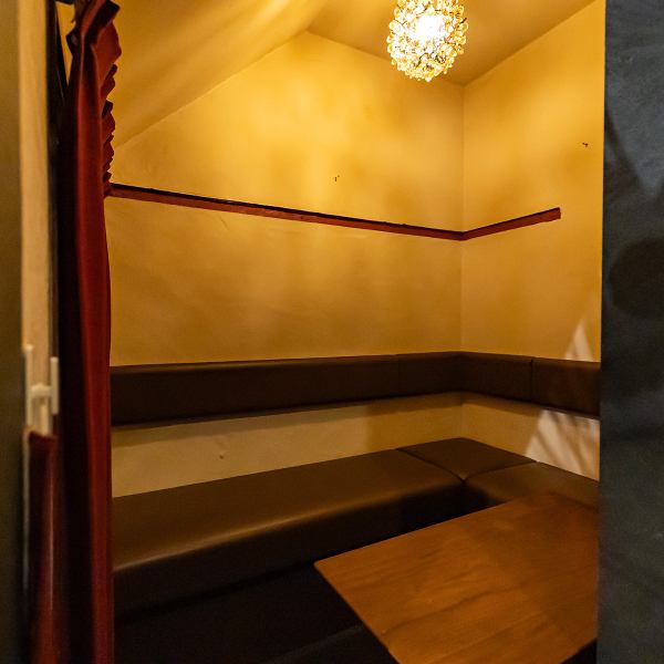 駅から近くアクセス抜群なので、お仕事帰りやお買い物ついでにもサクッと立ち寄れます◎店内はついつい長居してしまうような落ち着いた心地よい雰囲気です★さらにテレビ設備やボトルキープ(6500円(税込)～)、ボードゲームといった様々なサービスもご提供！団体利用や宴会、二次会など大歓迎です◎