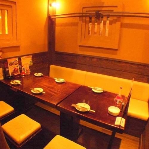 半個室、6名様までのお席になります。