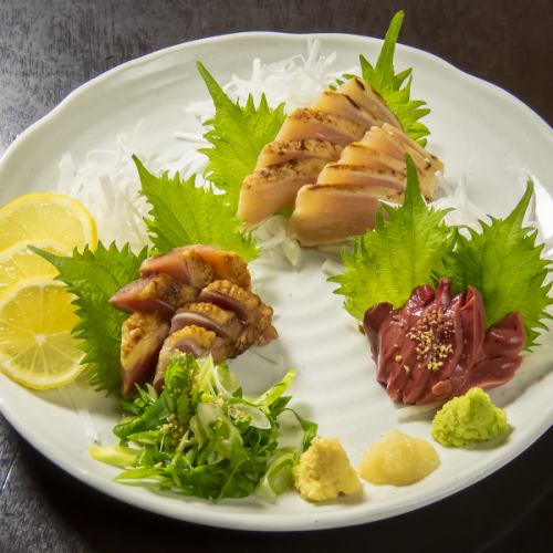 Three kinds of raw fish sashimi