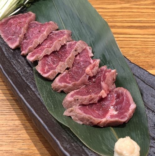 厳選ラム肉炙りたたき