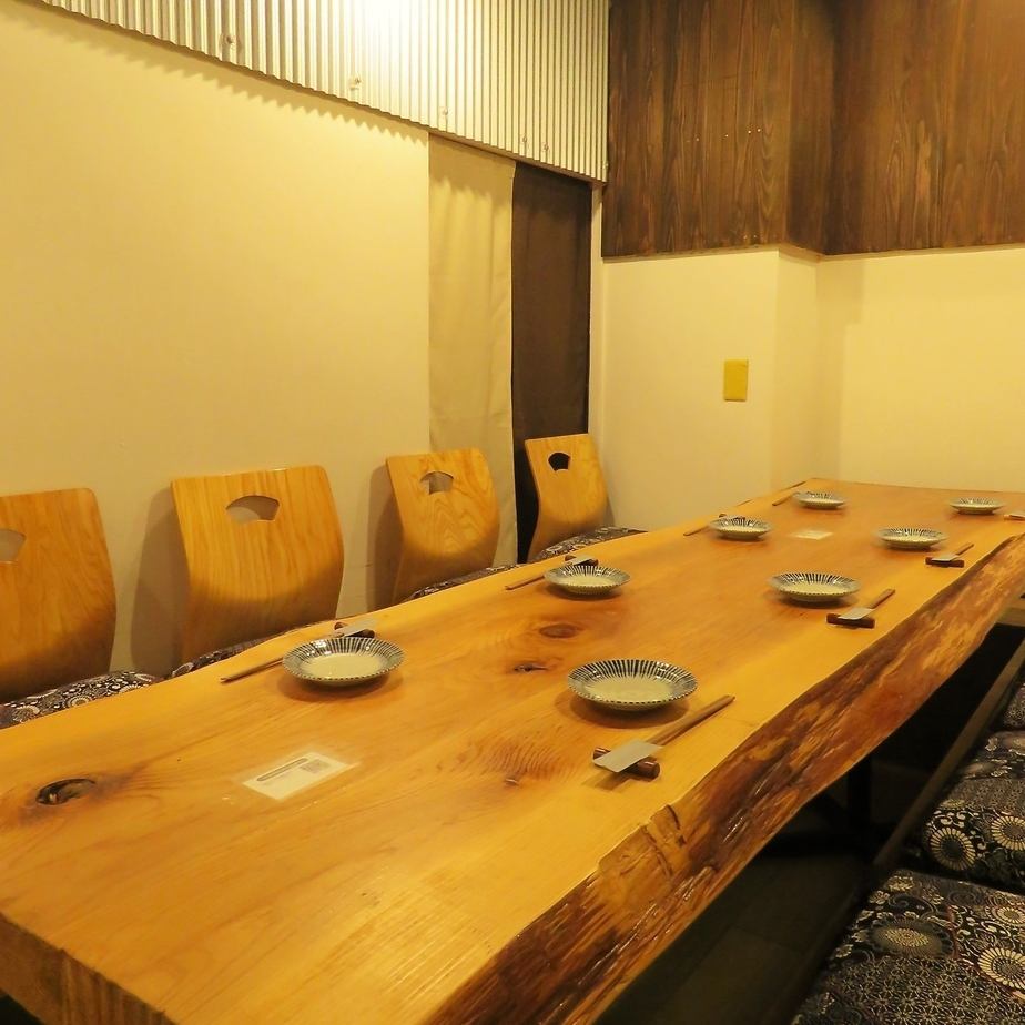 落ち着いた和の個室空間。お食事をゆったりとお愉しみ頂けます。