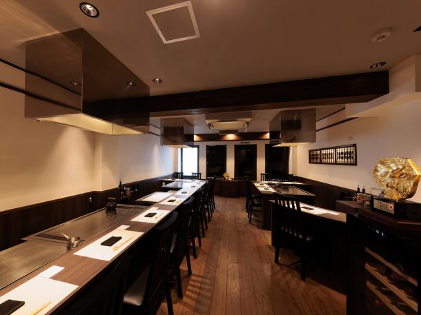 【特別な日を彩る上質な空間と高い利便性】誕生日や記念日、デート、女子会といった特別な日を華やかに彩る上質な空間です。ご家族連れも安心の居心地の良さ。貸切にも対応しておりますので、特別な集まりや宴会などにもぜひご利用ください。