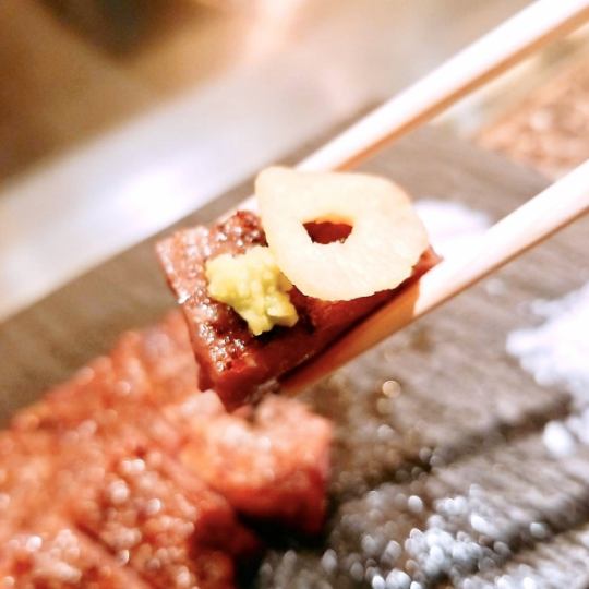 ~ 고베 쇠고기 완성 코스 ~ 고베 쇠고기 희소 부위 스테이크 등 전 8 품! 9900 엔 (세금 포함)