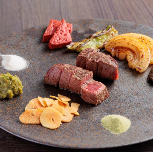 ~ 핫 페퍼 한정 코스 ~ 고베 쇠고기 로스트 비프, 극상 아카미 스테이크 등 전 8 품! 8,250 엔 (세금 포함)