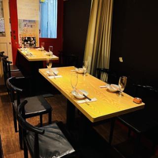 The spacious private room can be used for after-parties or small banquets.It's just a one-minute walk from the station, so you can enjoy yourself to the fullest until the last train. We have private rooms available for 2-45 people! From a private, relaxing meal to a fun and lively banquet with a large group of people.