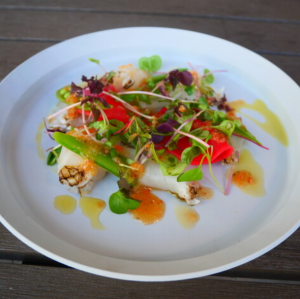 鮮魚の薪炙りカルパッチョ　いくら添え