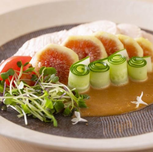 鶏ハムと無花果の胡麻サラダ