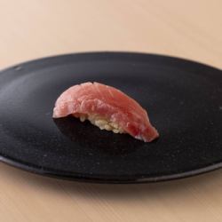 中脂鮪魚
