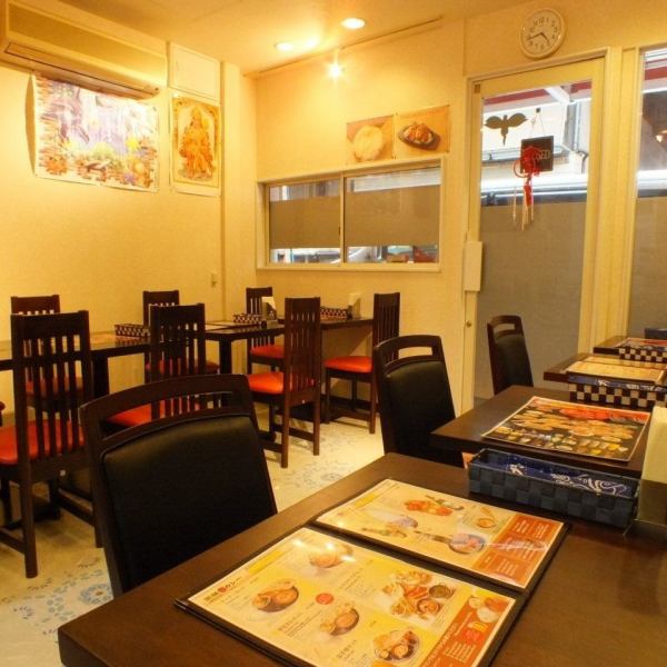 The smell of authentic spice drifts in the calm shop.You can relax while enjoying conversation and meals at the table seat.Ease of use even if you are a single girls party choosing a scene ◎