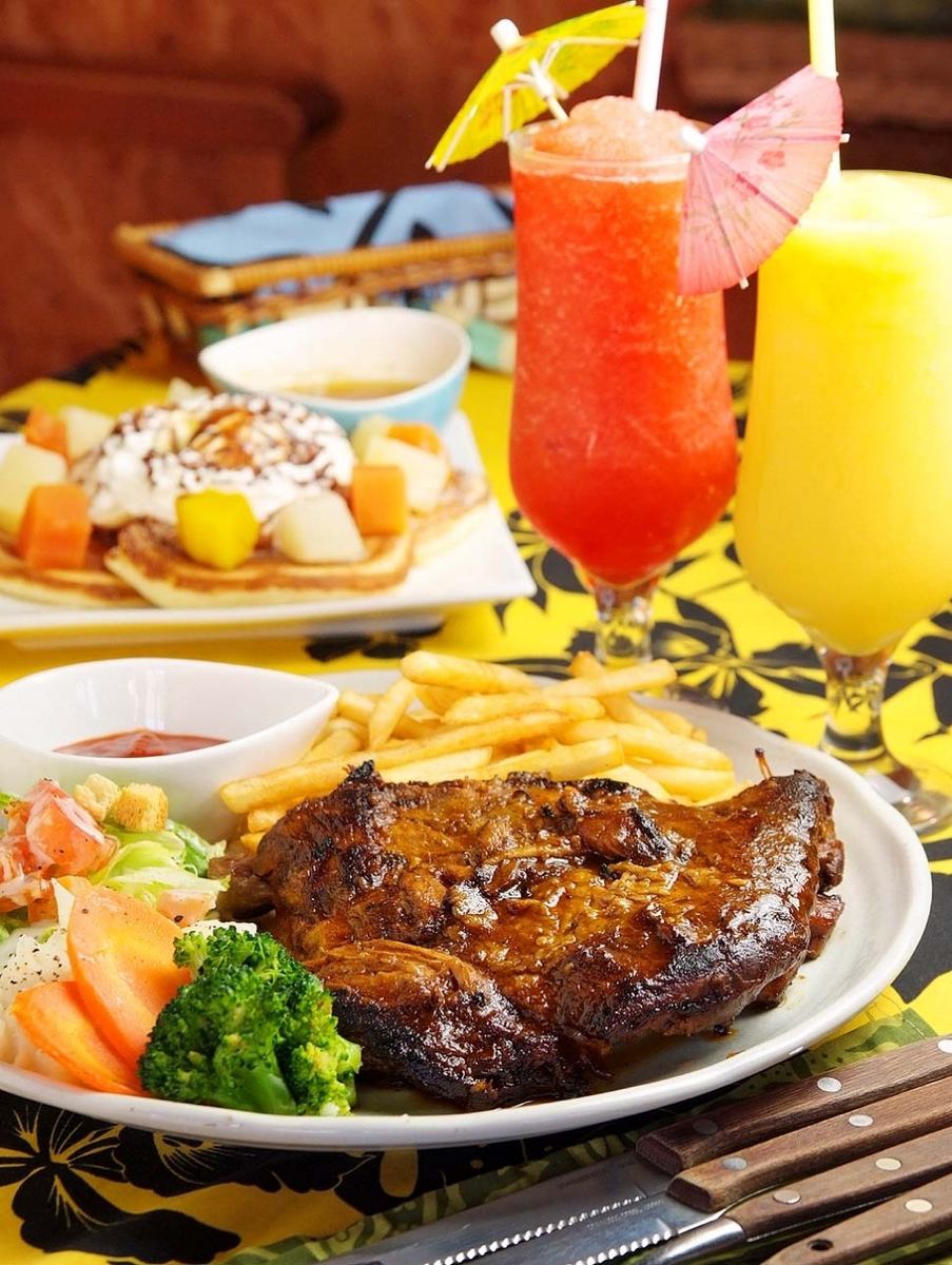 Special spare ribs and pancakes, cocktails or one kind of beer or soft drinks for 2500 yen per person ♪