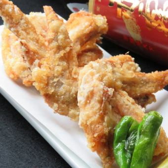 Deep-fried chicken wings