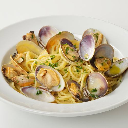 Vongole Bianco with Clams from Akkeshi, Hokkaido