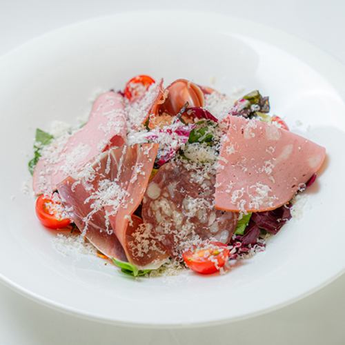 Luxury salad with 3 types of ham (regular)