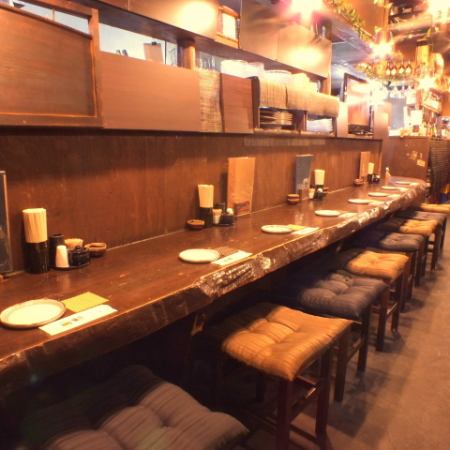 The counter seat with TV is a special seat very popular with one person ♪ Please feel free!