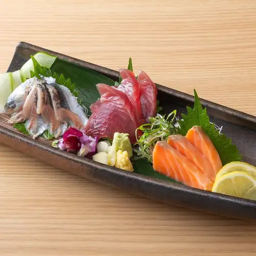 Seasonal sashimi platter