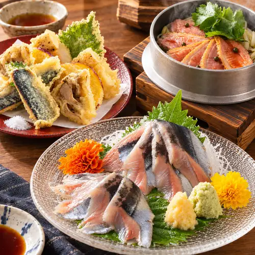 Enjoy the bountiful autumn with fragrant grilled saury and freshly cooked rice.