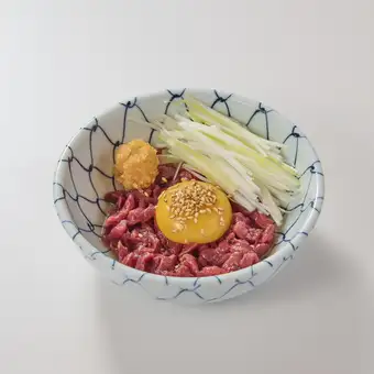 馬さしユッケ