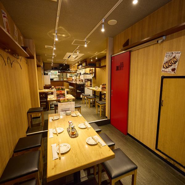 テーブルで餃子女子会も出来ちゃいます。ご宴会にもご利用いただけます！お気軽にお問い合わせくださいね！