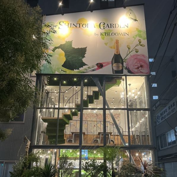 新橋駅から徒歩圏内でアクセスも良好です。人気のテラス席は、外を眺めながらお食事が楽しめます。デートや女子会、お仕事帰りや、ご友人との飲みなど様々なシーンでご利用いただけます◎お一人様でも、お気軽にお立ち寄りください。