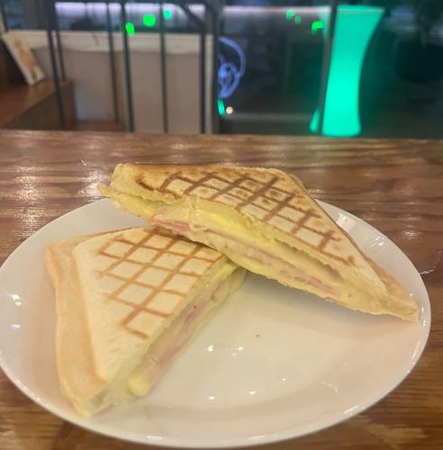 ホットサンド　グラタン