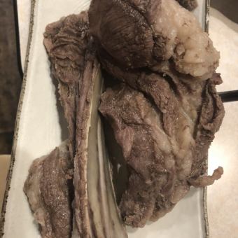 羊の骨付き塩茹で