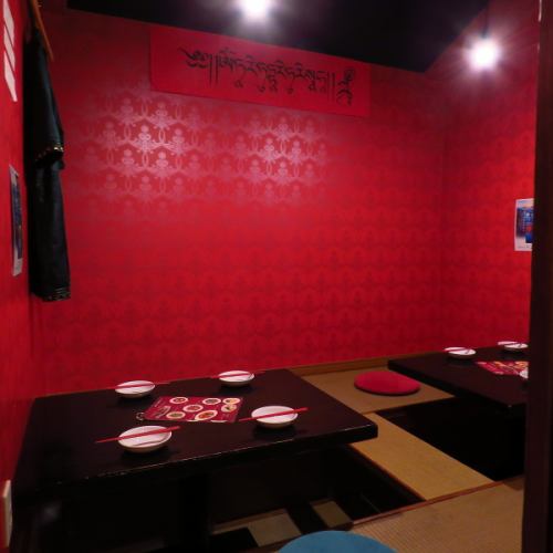 宴会に利用できる個室でモンゴル料理を楽しみましょう