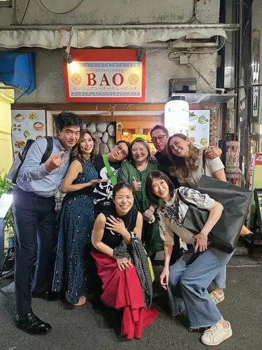 11周年

昨日は本当に幸せな一日でした。🥰

長い間ずっと応援してくださっている方、最近ご縁をいただいた方、そして大切な仲間たち。

気がつけば、それぞれのグループで集まってくださり、店のあちこちで笑顔があふれていました。

開店して11年。
楽しいことも大変なこともたくさんありましたが、こうして皆さんと同じ時間を過ごせることが何よりの宝物です。😍

料理を通して出会えたご縁に、心から感謝しています。💕

昨日お越しくださった皆さま、本当にありがとうございました。😘

そして来られなかった皆さまも、いつも温かく見守ってくださりありがとうございます。

12年目も、変わらず美味しい羊料理と笑顔でお待ちしています。❤️
　
吉峯さん陽子ちゃん仲間集めお疲れ様でした💕