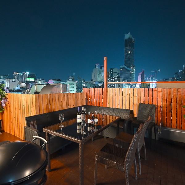 新大久保の空や夜景を眺めながら楽しむBBQは絶品♪大人気のBBQプランは当店自慢のお肉やお野菜をお楽しみいただけます！みんなでワイワイBBQを楽しめば盛り上がること間違いなし！テラス席は予約殺到が予想されますのでご予約はお早めに！