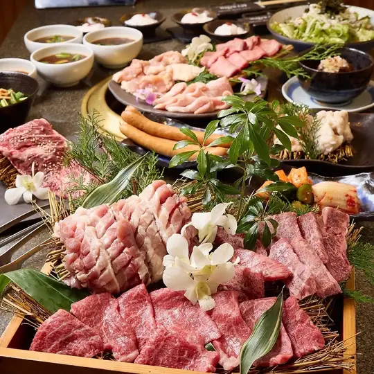 [90-minute all-you-can-drink included ☆ Very popular for girls' nights out and various banquets] Colorful and satisfying banquet course ◇ 5000 yen per person (tax included)