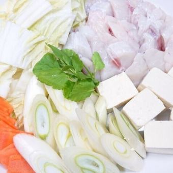 生け簀からあげた新鮮なフグを使用【フグ鍋コース】