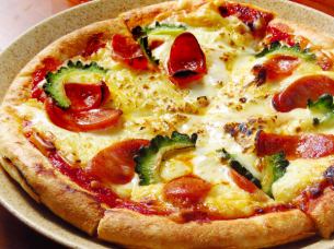 Taco pizza/Pochigi pizza/Pork pizza/Goya pizza 1,300 yen (tax included)