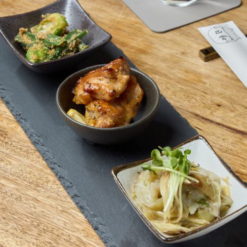 【心温まる手作りおばんざい】季節の恵みを日替わりで、カウンターに並ぶ彩り豊かなおばんざい