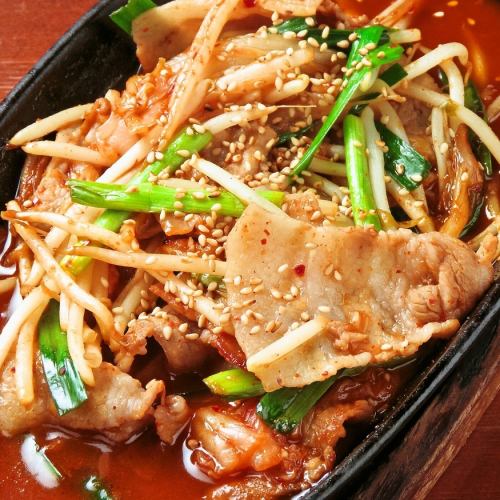 ◆ Fried pork kimchi with homemade sauce