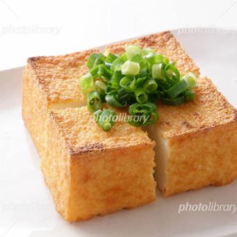 Freshly fried homemade deep-fried tofu