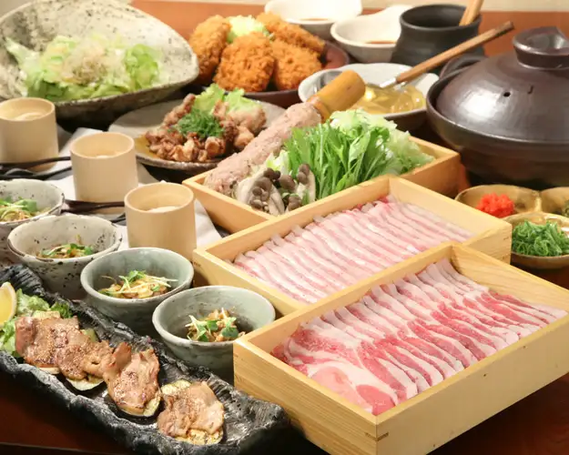 ◆高級豬肉涮涮鍋套餐◆ 含無限暢飲，只要5600日圓（含稅）！ ！