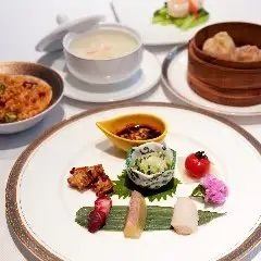 <하츠네 런치 코스> 오고리포·해물 춘권 등 딤섬 4종 등 저렴하고 즐길 수 있는 전 9품 플랜